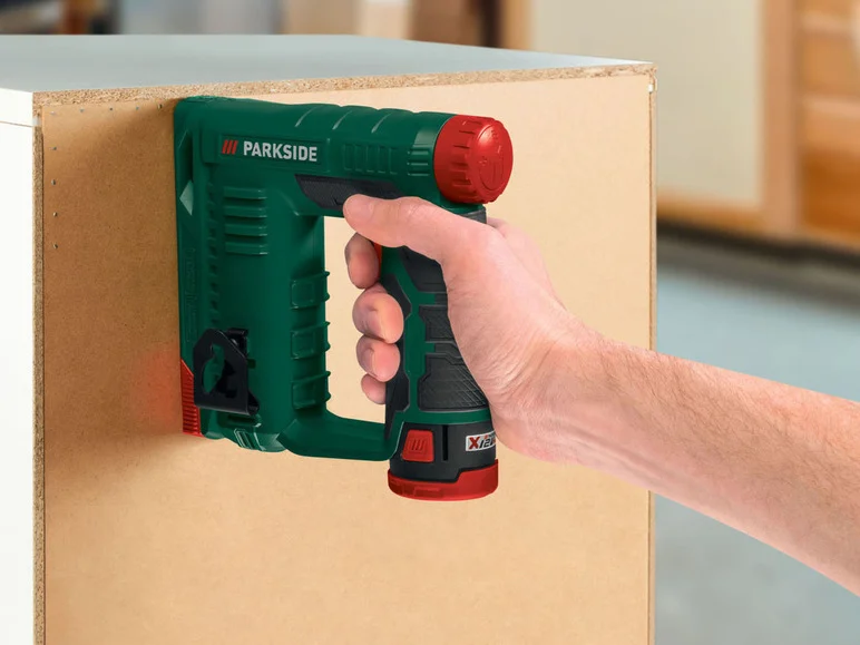 PARKSIDE® Agrafeuse sans fil PAT 12 B2. sans batterie ni chargeur. 12 V